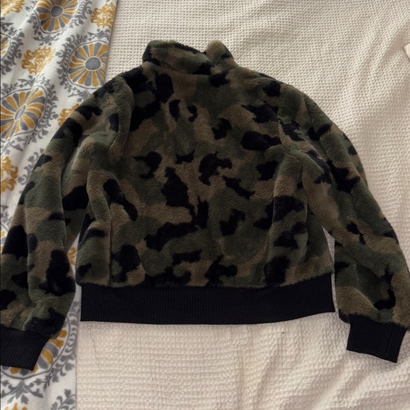 Socialite Camouflage Faux Fur Coat - Picture 6 of 6